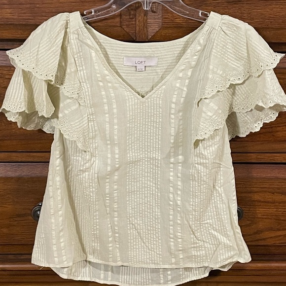LOFT Tops - Loft Ruffle Sleeve Eyelet Top size XS